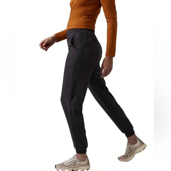 Athleta BROOKLYN LINED CAMO JOGGER Camo Lux Black tapered hem Size 0 - Picture 1 of 15